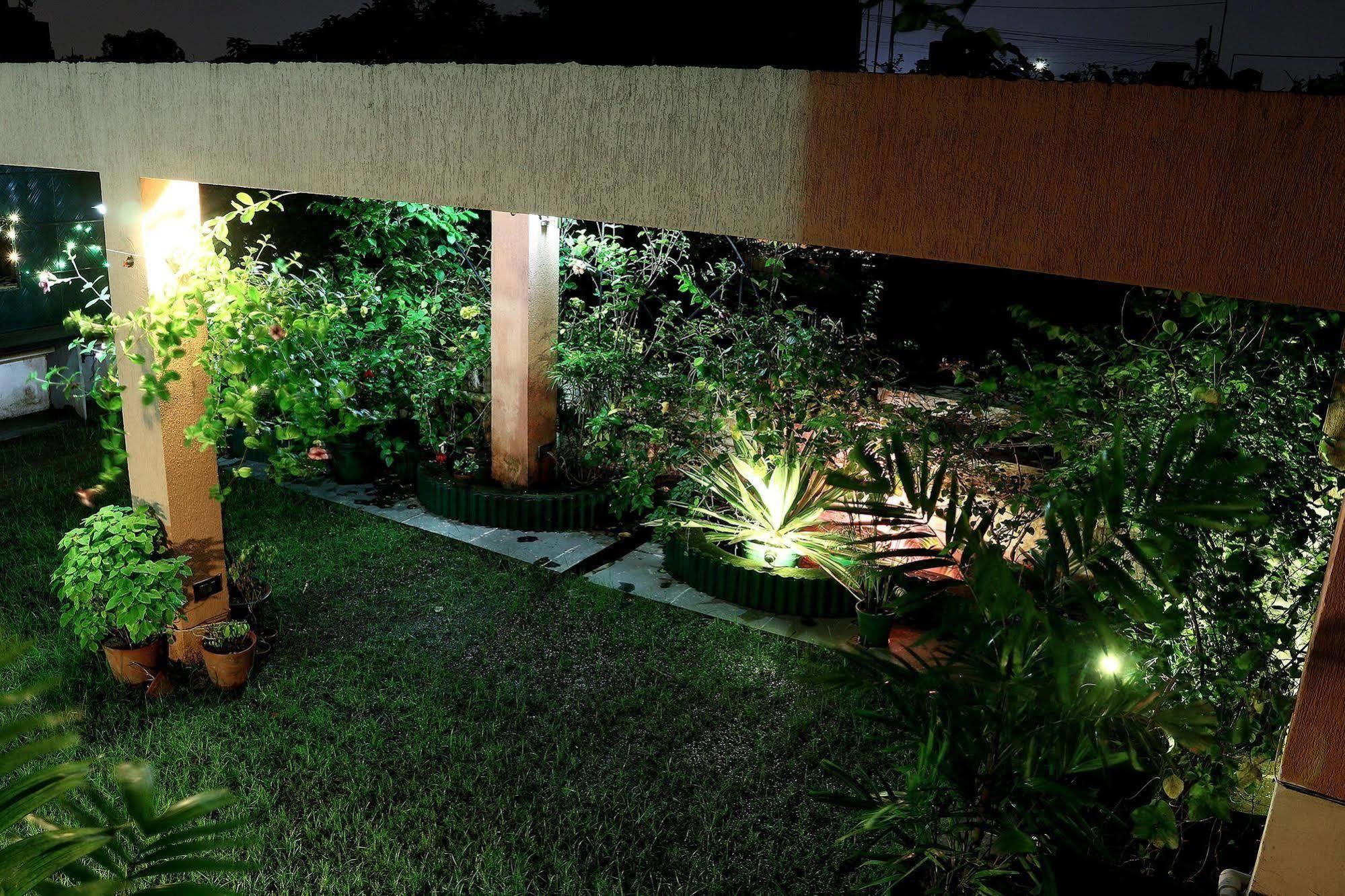 Tangerine Guest House Calcutta Exteriör bild